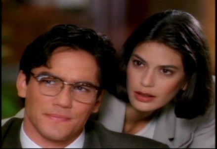 Lois-and-Clark-Season-1-lois-and-clark-tnaos-38581464-500-344